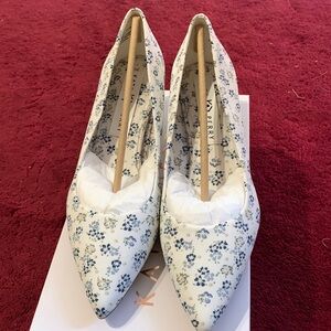 New Kathy Perry The Golden Pump Sz8